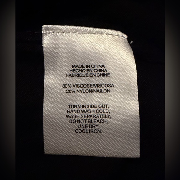 Jones New York Signature- V-Neck Sweater- Medium - Picture 4 of 6